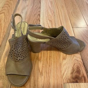 Naturalizer Sandals